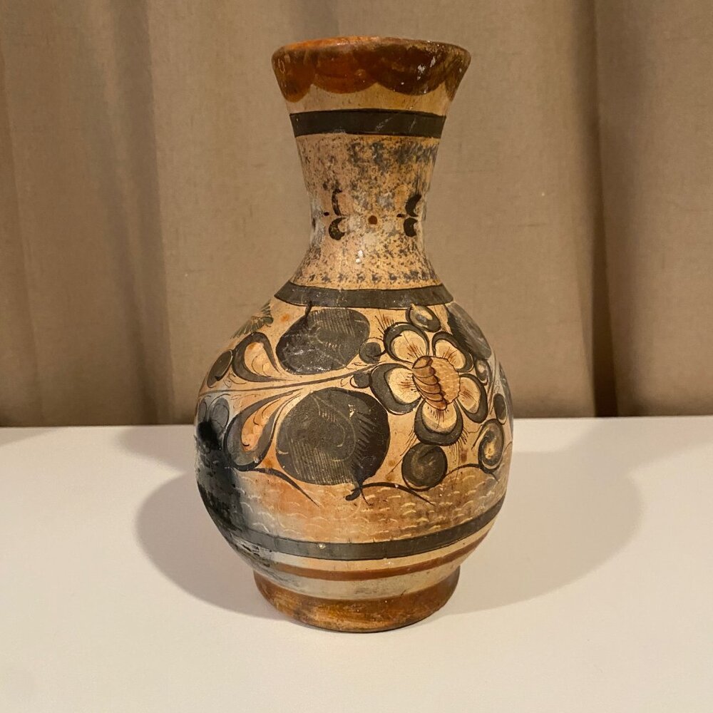 Vintage Tonala Mexican Pottery Vase‎ - Hand-Painted Birds & Burn Scar, 8.5"x6" - Picture 5 of 8